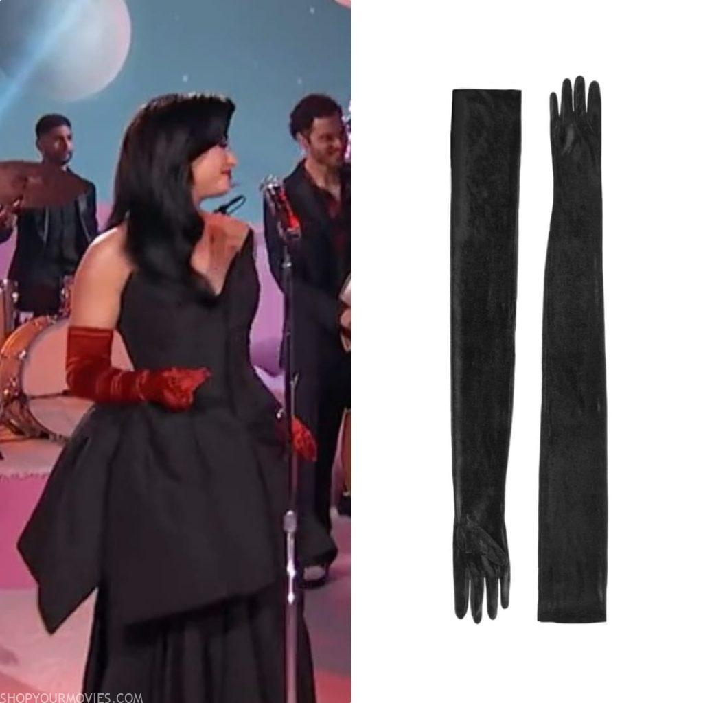 A Very Demi Holiday Special: Demi’s Red Velvet Gloves