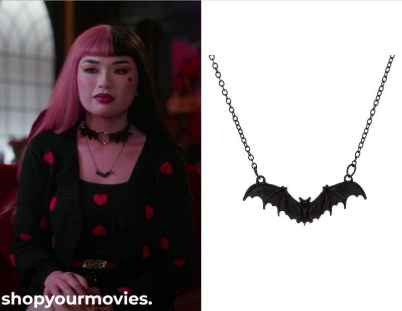 Monster High 2: Draculaura’s Bat Necklace