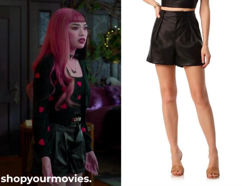 Monster High 2: Draculaura’s Black Shorts