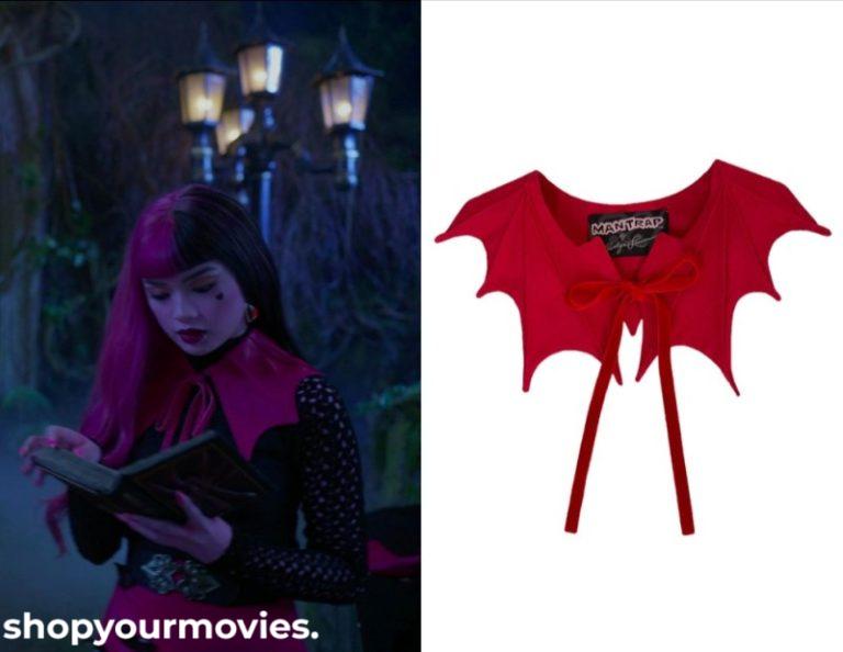 Monster High: Draculaura’s Hot Pink Bat Wing Collar