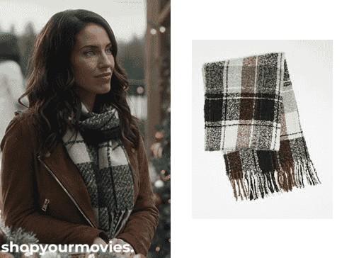 Happy Howlidays: Mia’s Fringed Scarf