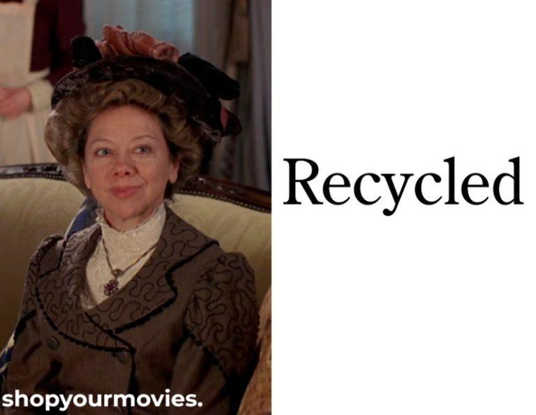 Samantha – An American Girl Holiday: Brown Coat