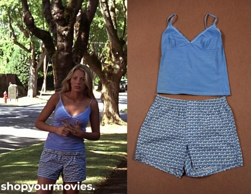 The Sisterhood of the Traveling Pants: Bridget’s Blue Tank Top
