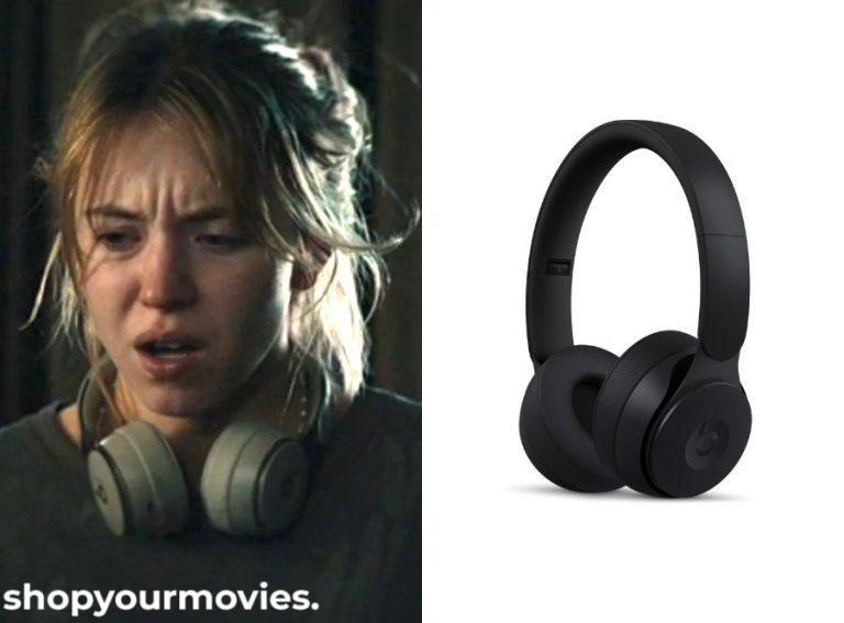 Echo Valley: Claire’s Headphones