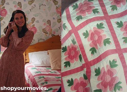 Colors of Love: Taylor’s Bedroom Pink Flowers Quilt