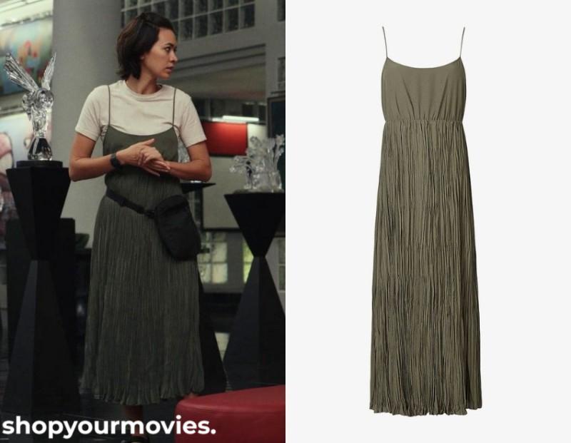 Glass Onion: Peg’s Olive Green Dress