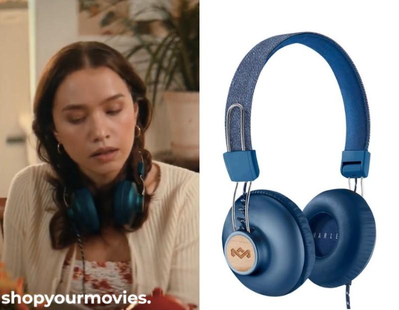 The Wrong Paris: Emily’s Headphones