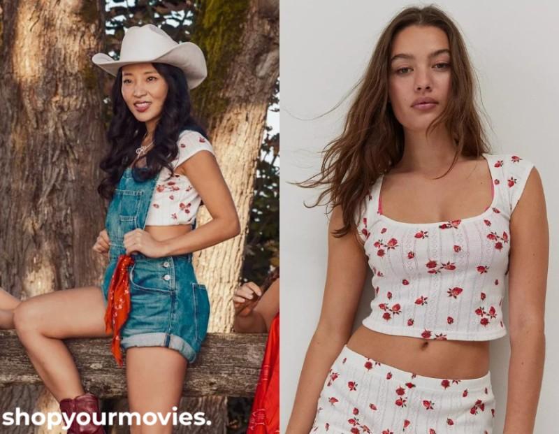 The Wrong Paris: Jasmine’s Strawberry Knit Crop Top