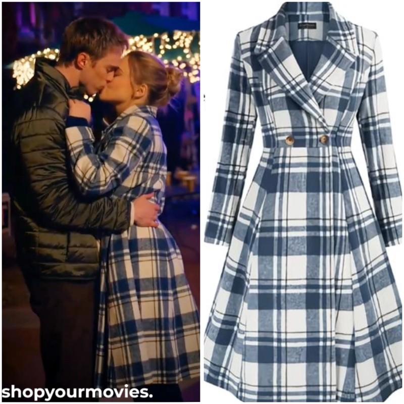 The Other Zoey: Zoey´s Blue Plaid Trench Coat