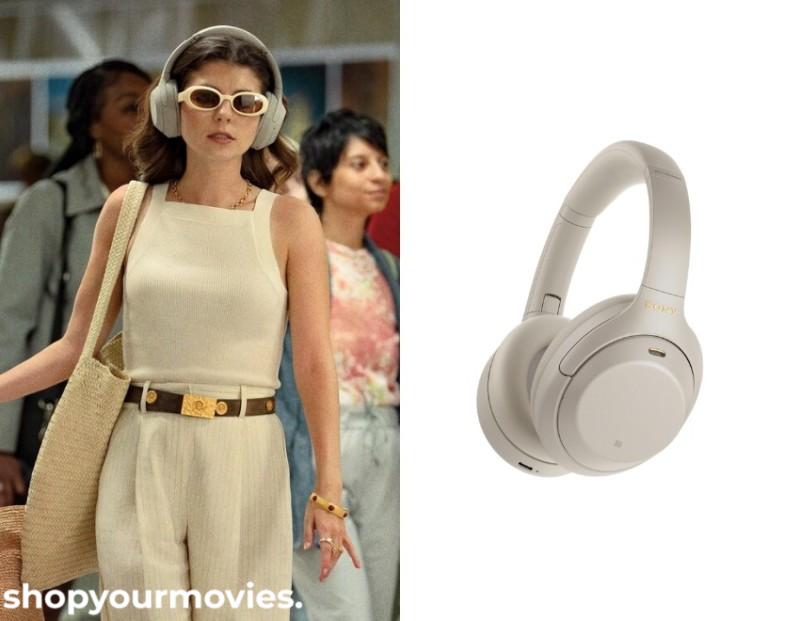People We Meet on Vacation: Poppy’s Headphones