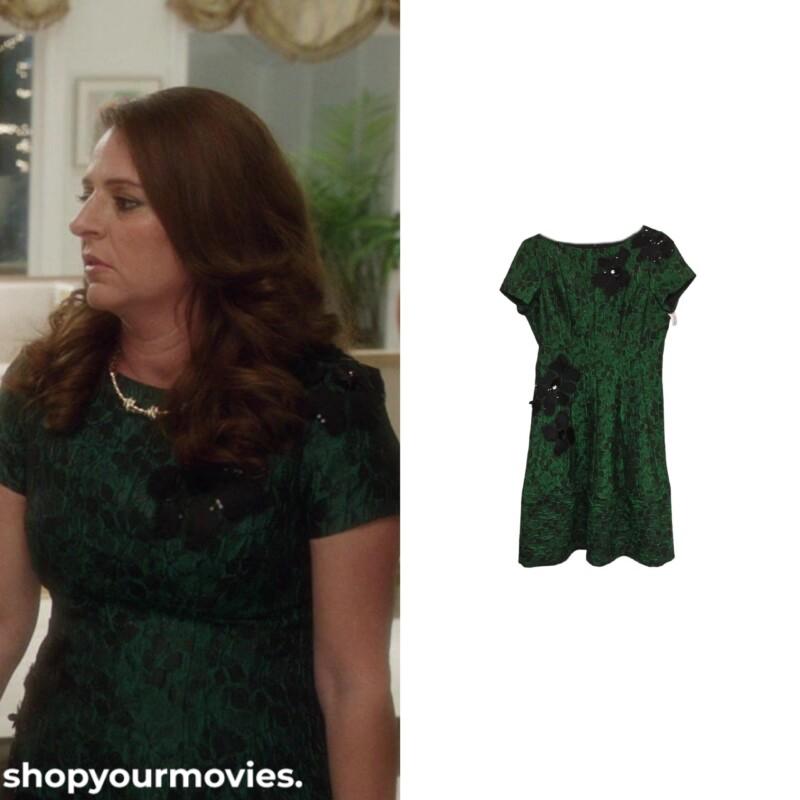 Bad Moms: Vicky’s Green Lace Dress