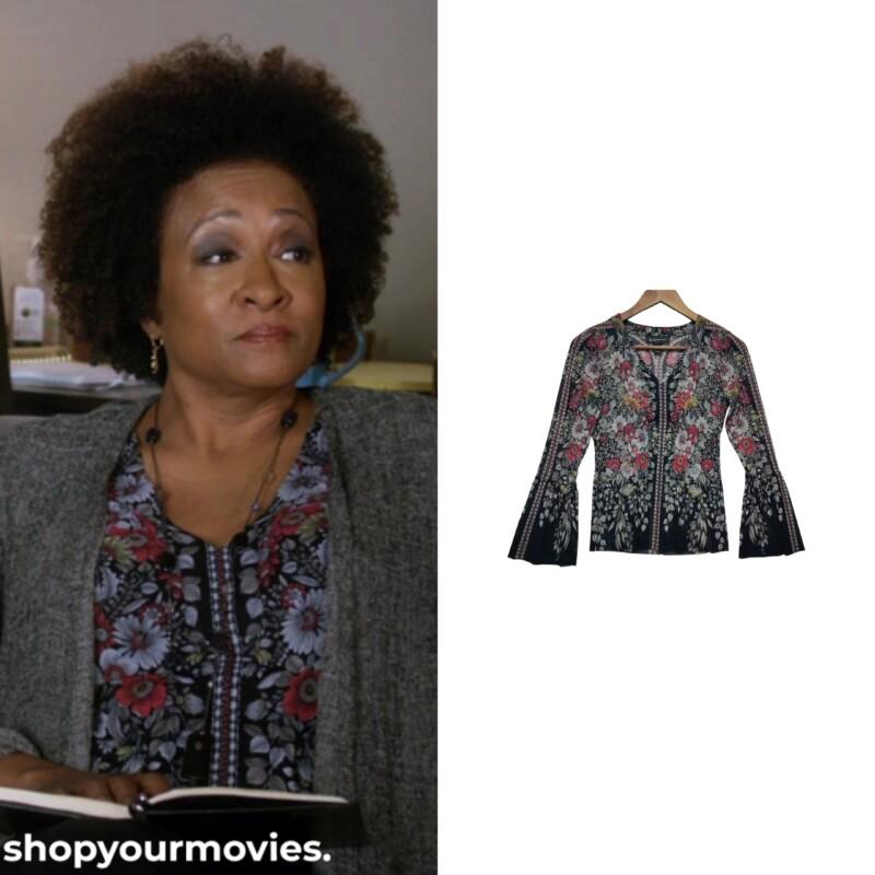 A Bad Moms Christmas: Elizabeth’s Floral Top