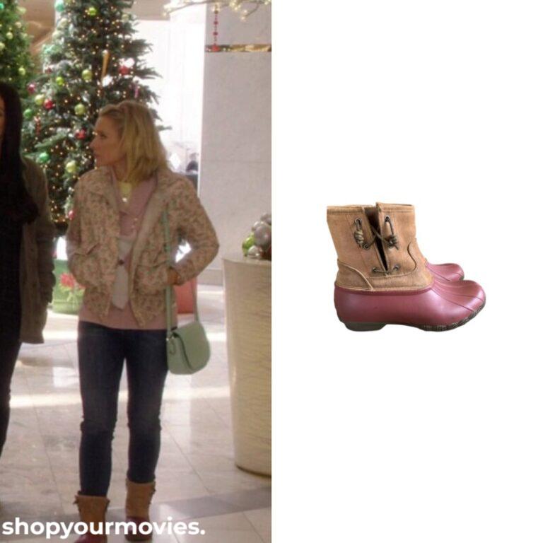 A Bad Moms Christmas: Kiki’s Rubber Boots