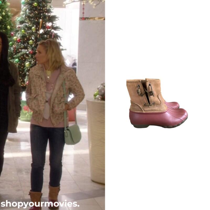 A Bad Moms Christmas: Kiki’s Rubber Boots